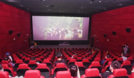 电影院最新上映电影,穿越虫洞，探寻宇宙奥秘！